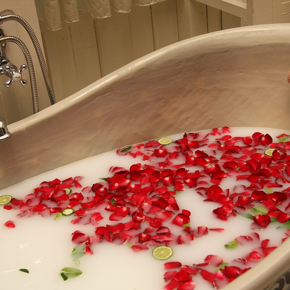 🌸WHISH Rose Hip + Lotus Mineral Milk Bath 🌸 - Picture 2 of 5
